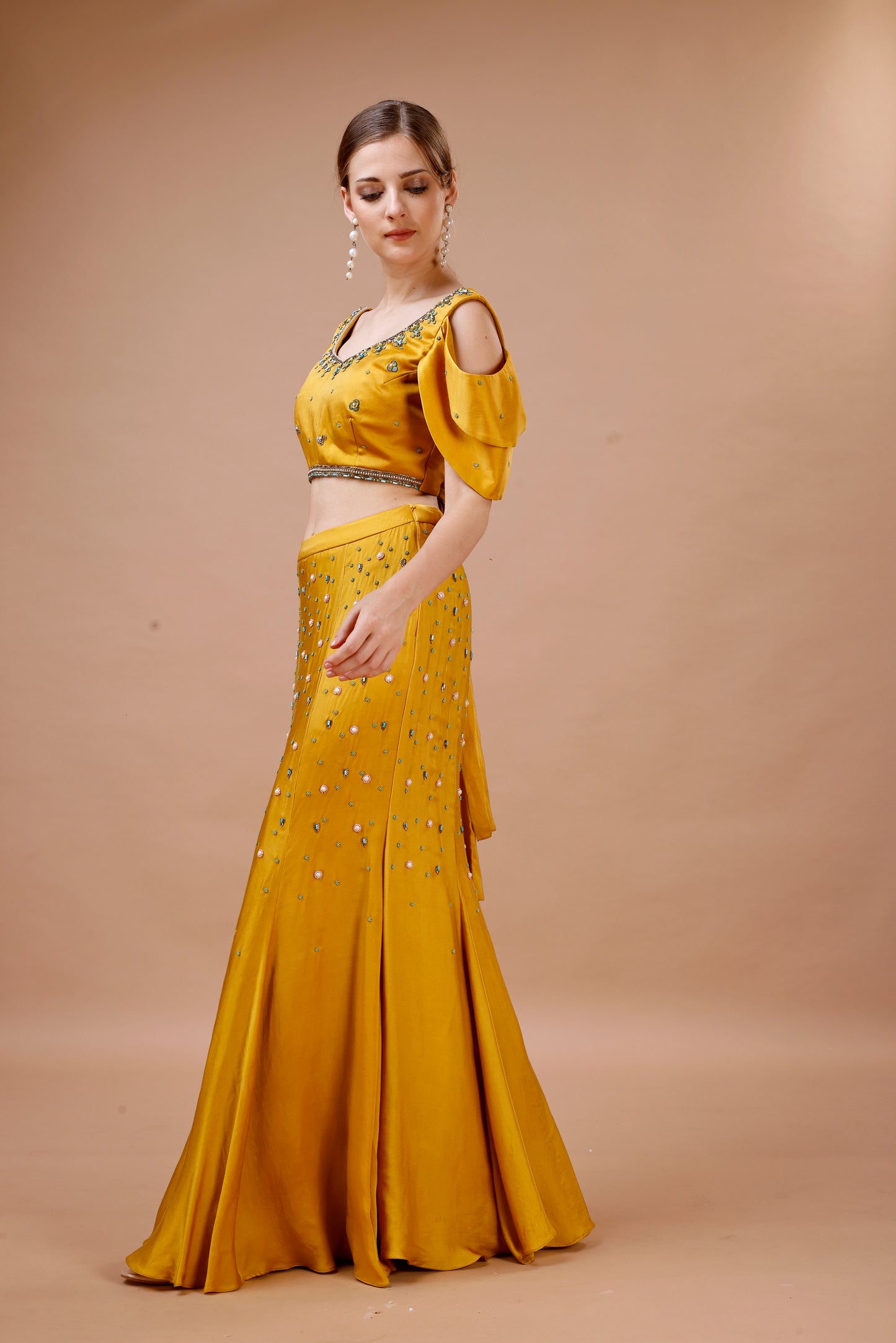 YELLOW FLARED SKIRT WITH LAYERED SLEEVE