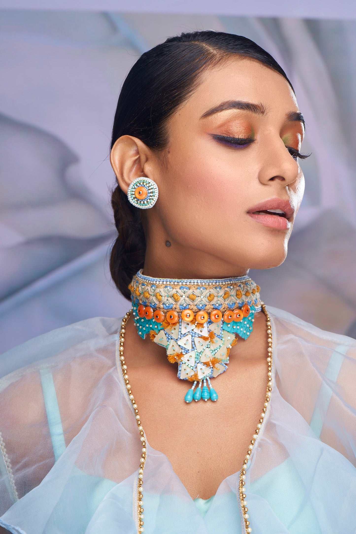 CHOKER SET IN MULTI COLOUR STONE