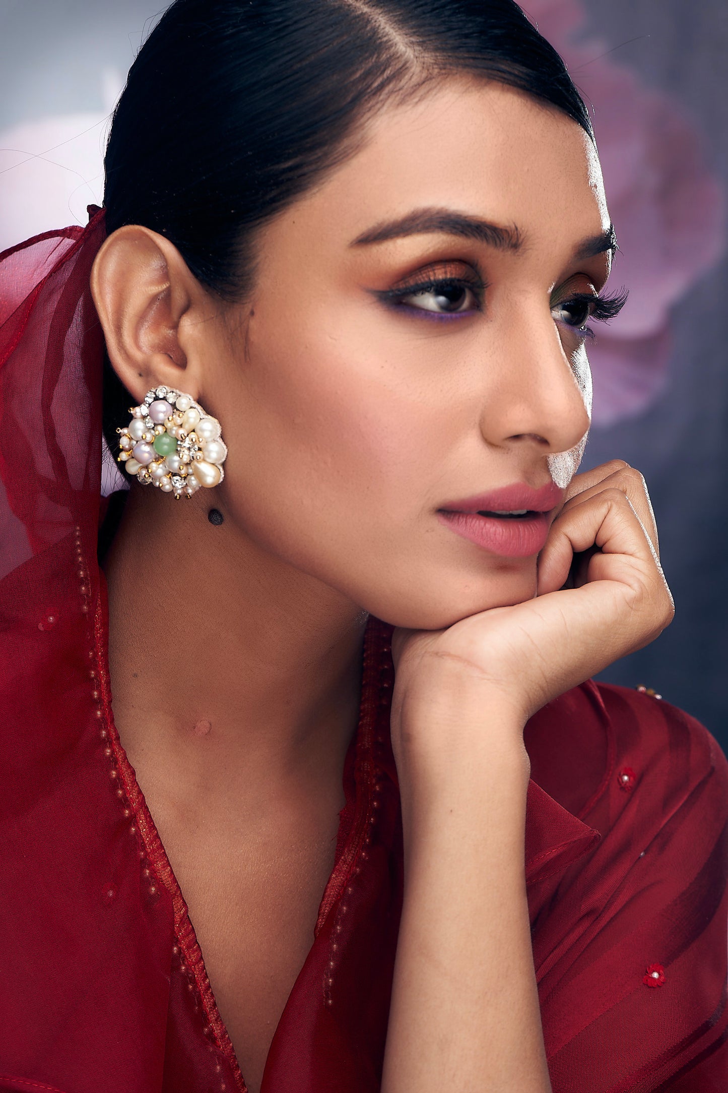 PAIR OF EARRINGS WITH GREEN STONE