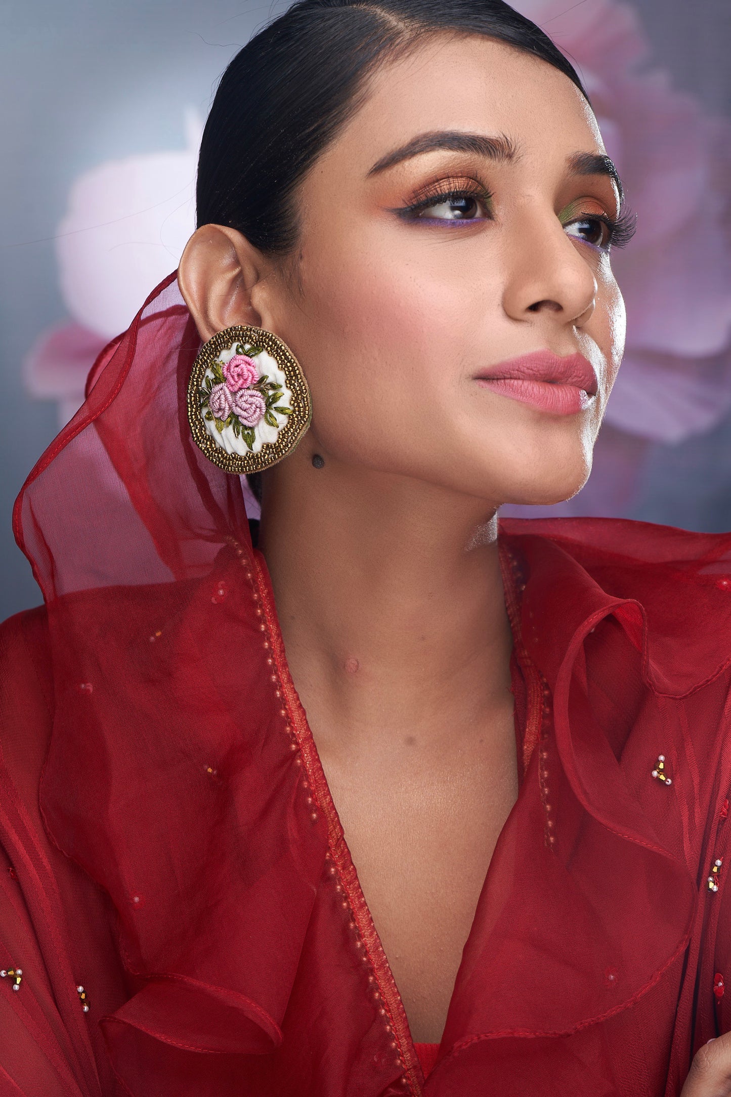 PAIR OF EARRINGS IN FLOWER