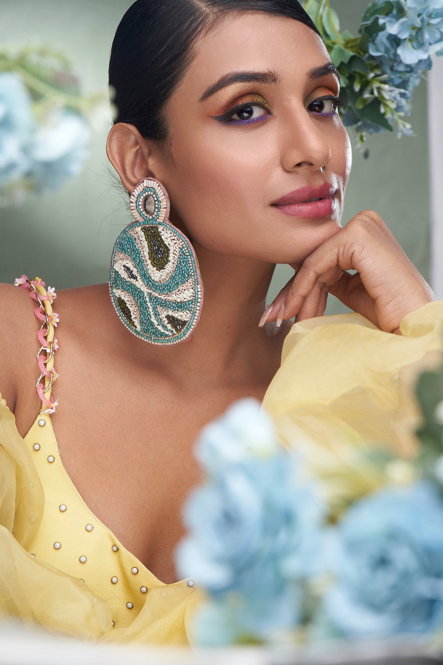 PAIR OF EARRINGS IN BEADS