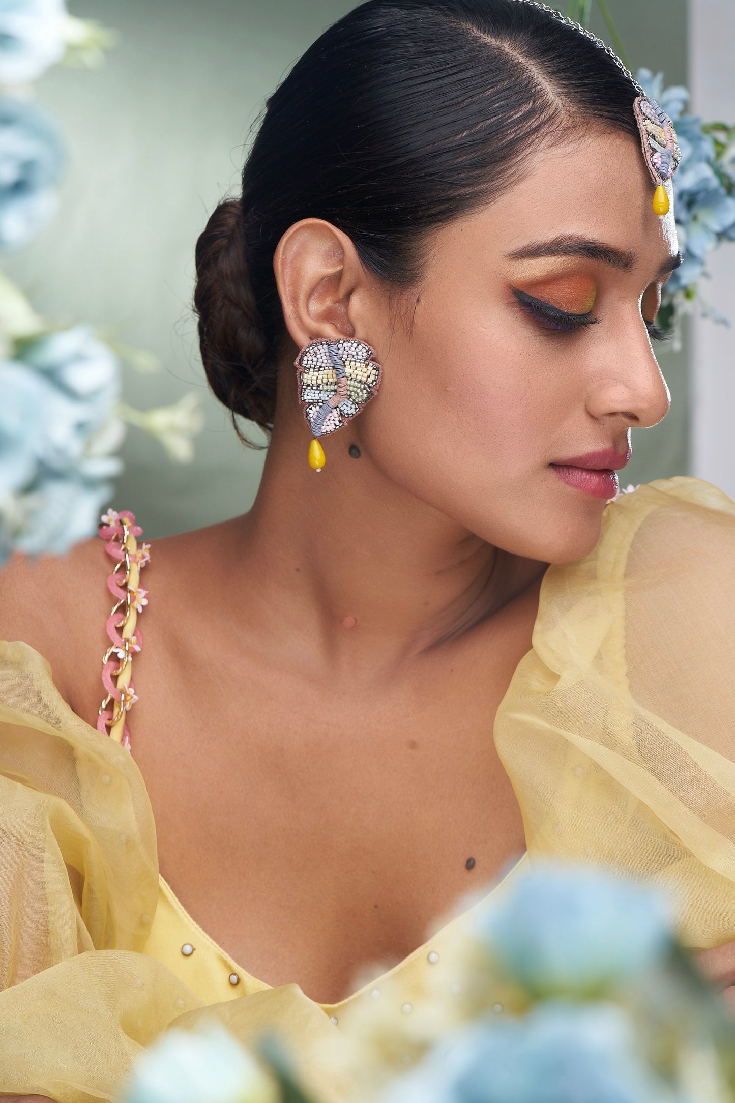 PAIR OF EARRINGS WITH BEADS