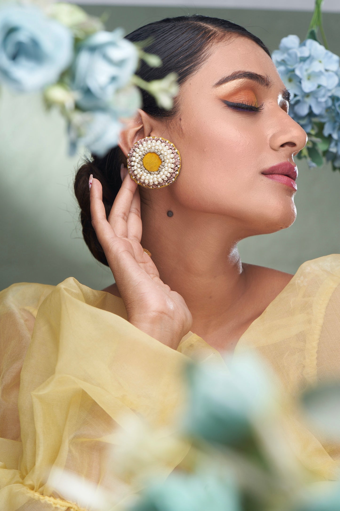 PAIR OF EARRINGS IN PEARLS