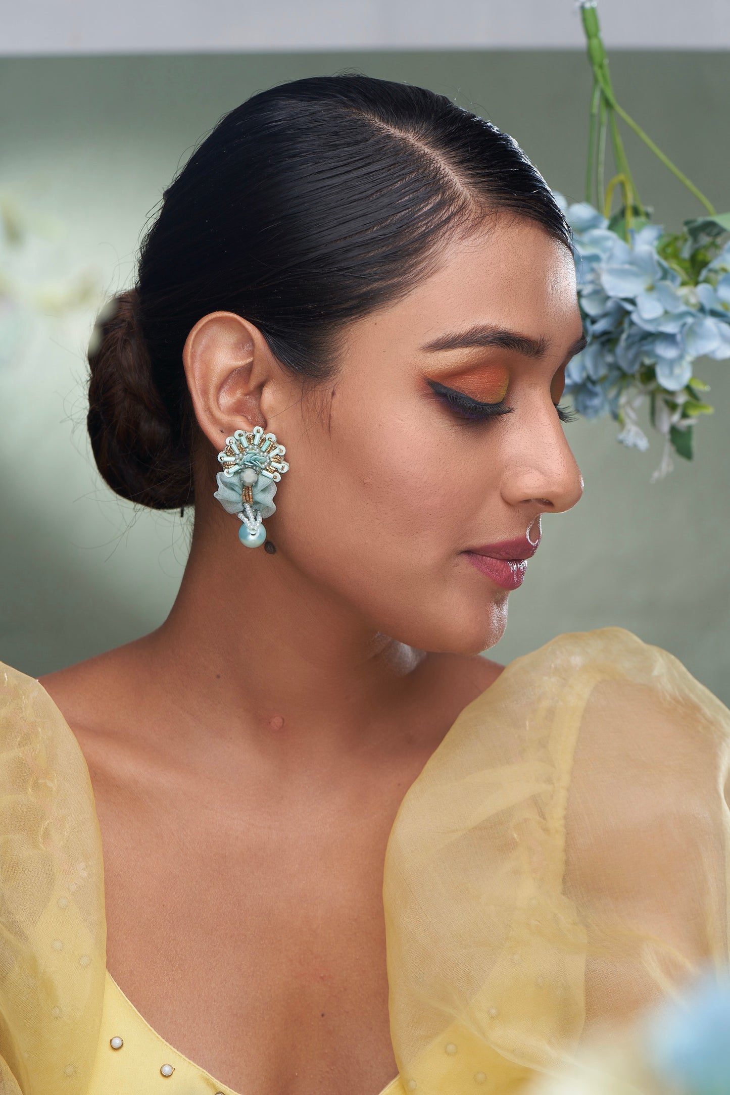 PAIR OF EARRINGS IN ORGANZA