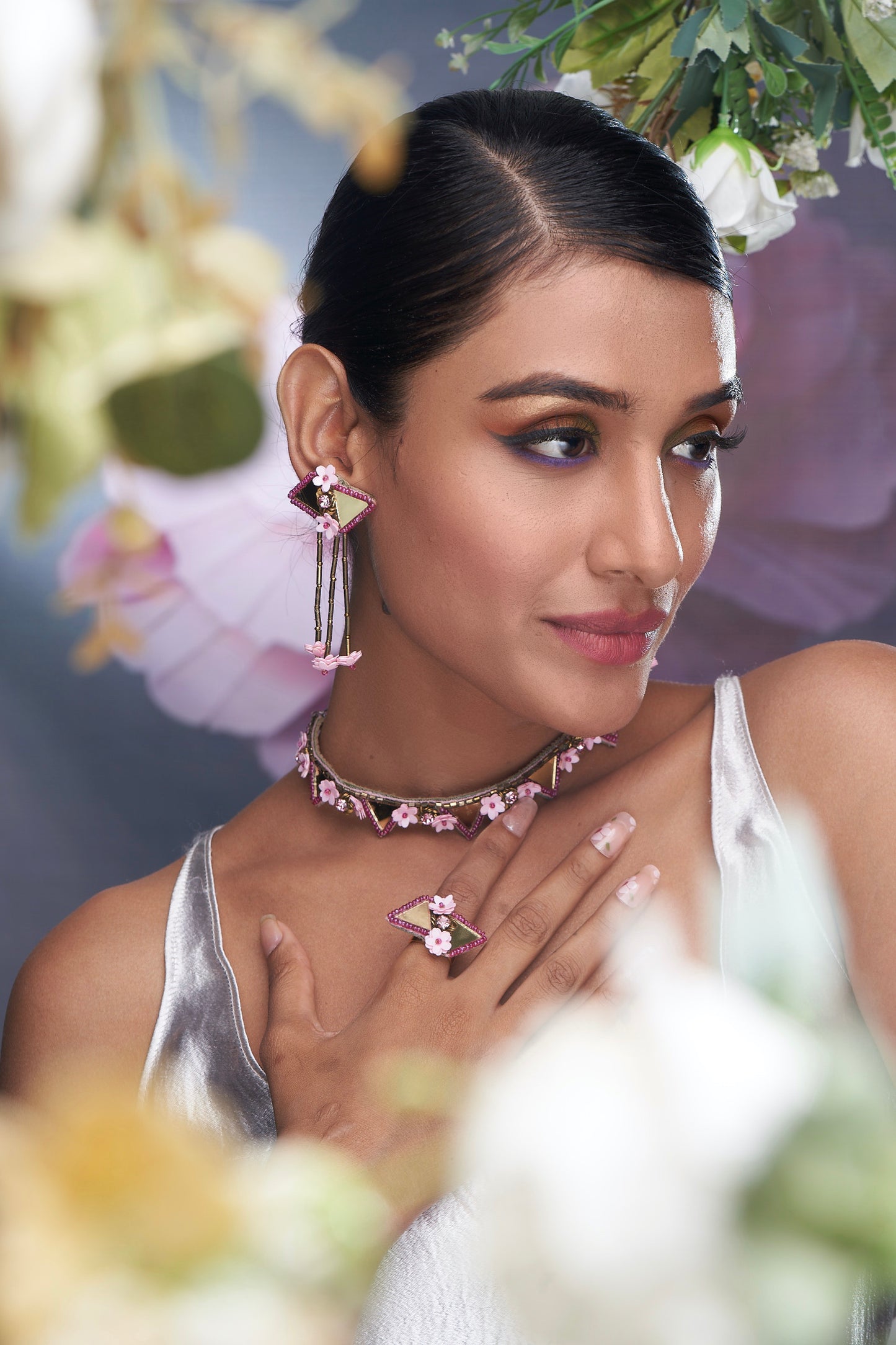 NECKLACE SET IN PINK WITH WORK