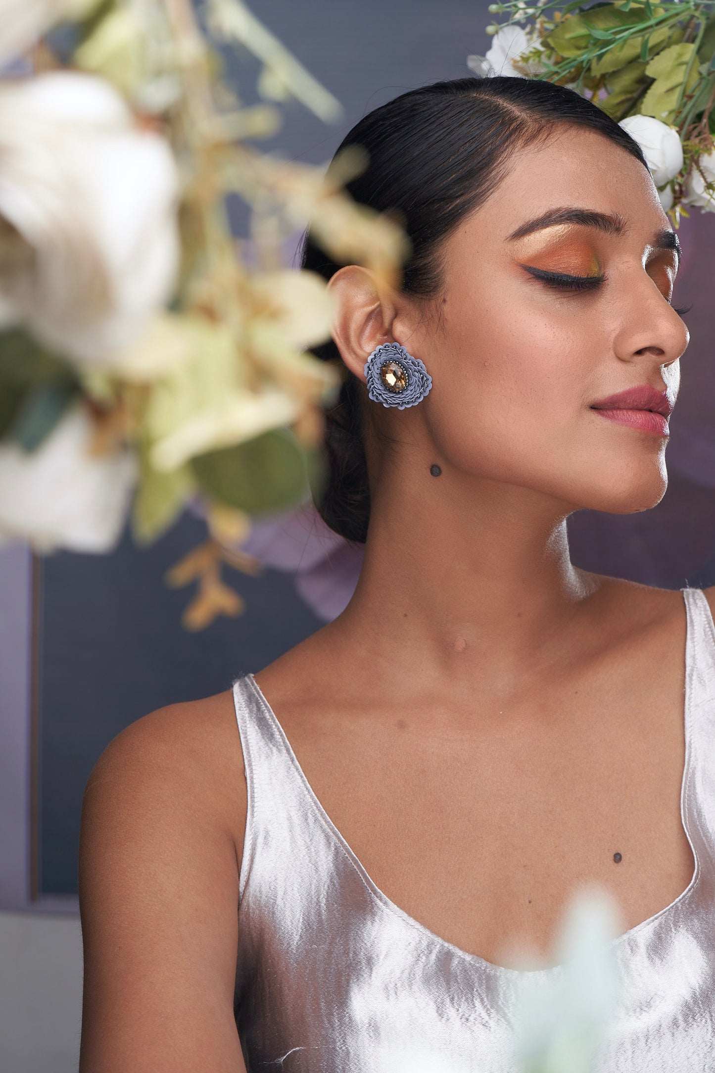 PAIR OF EARRINGS IN BLUE