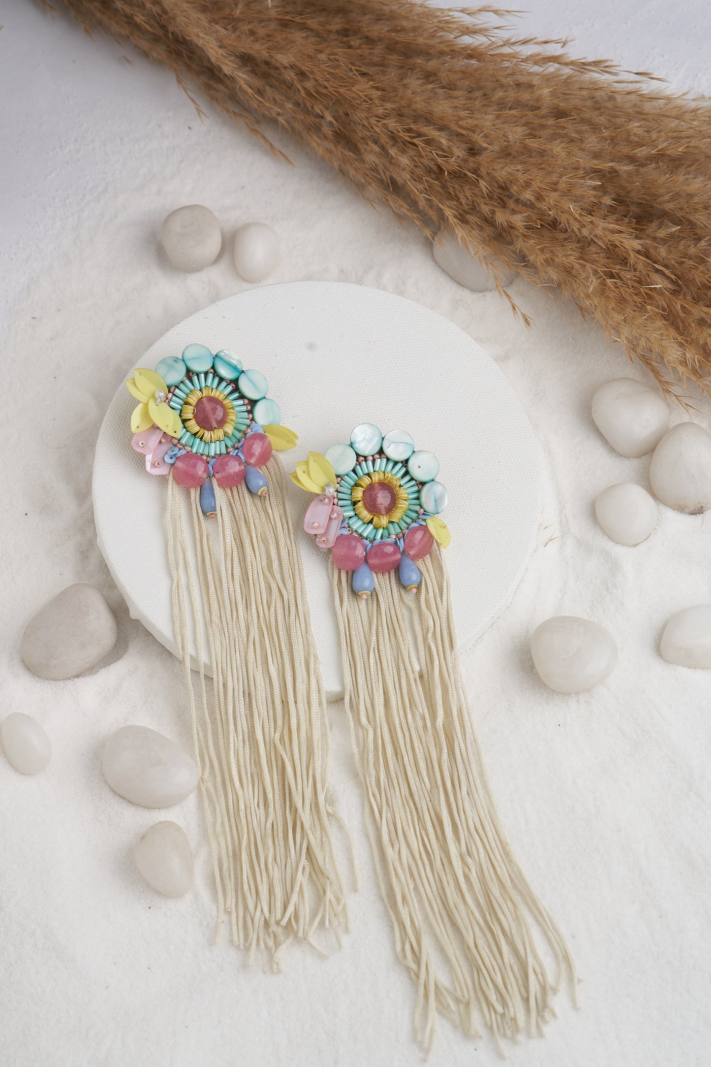 PAIR OF EARRINGS WITH FRINGLES