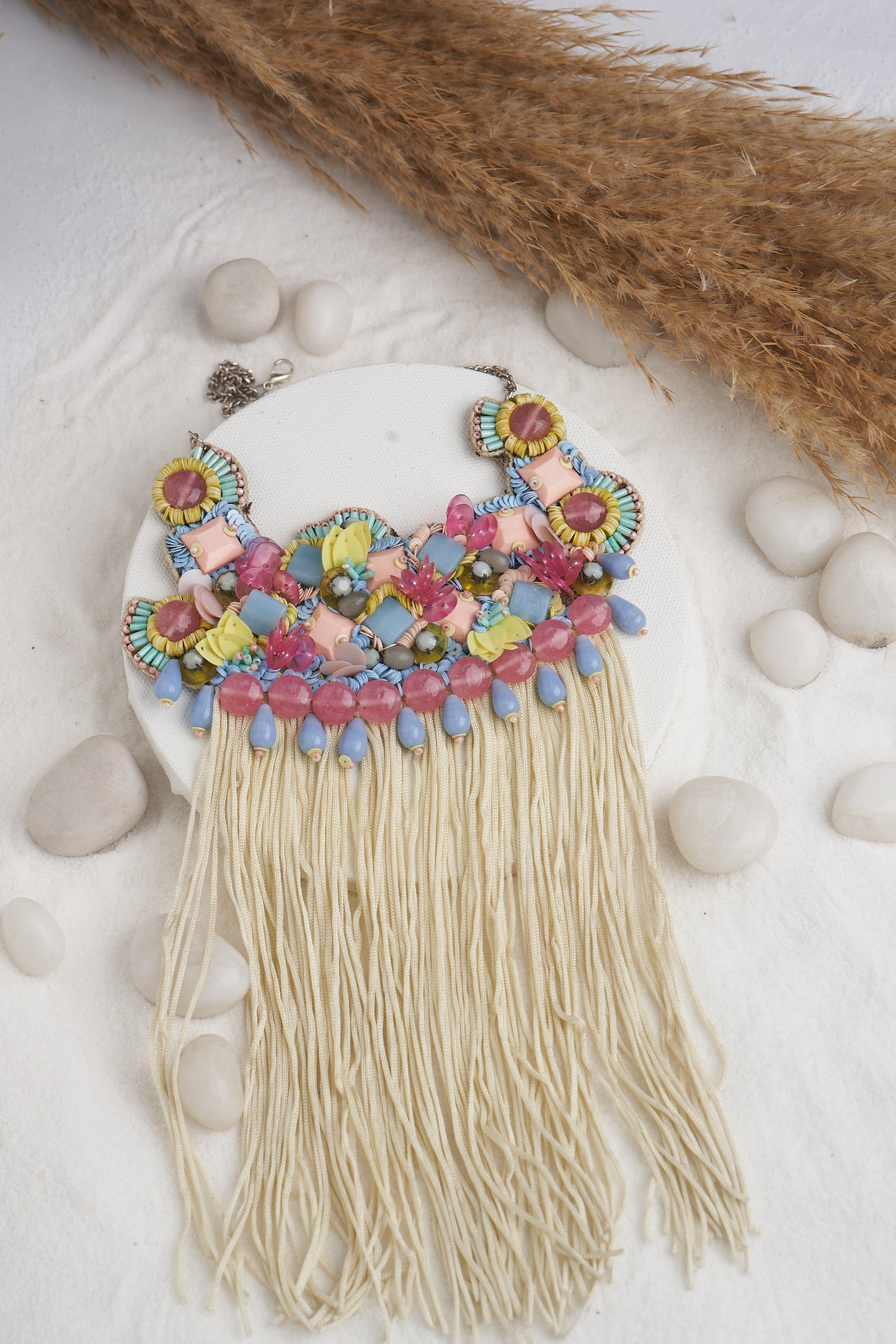 NECKLACE IN MULTICOLOR STONE WORK