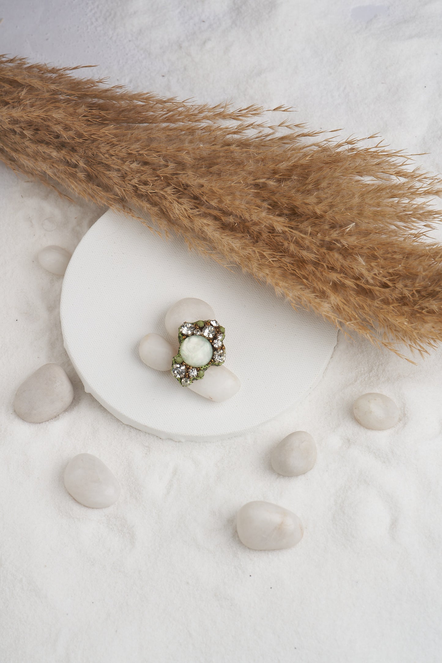 RING WITH STONES