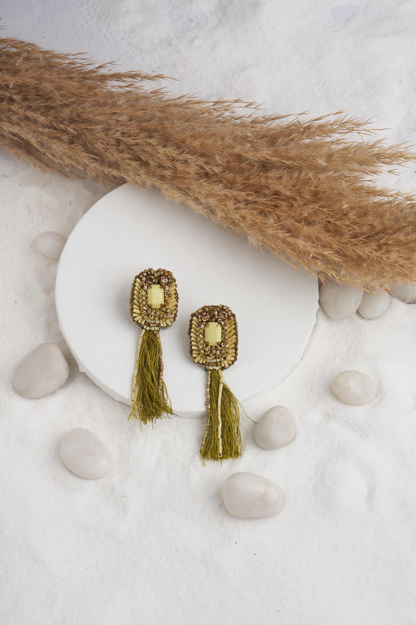 PAIR OF EARRINGS WITH FRINGES