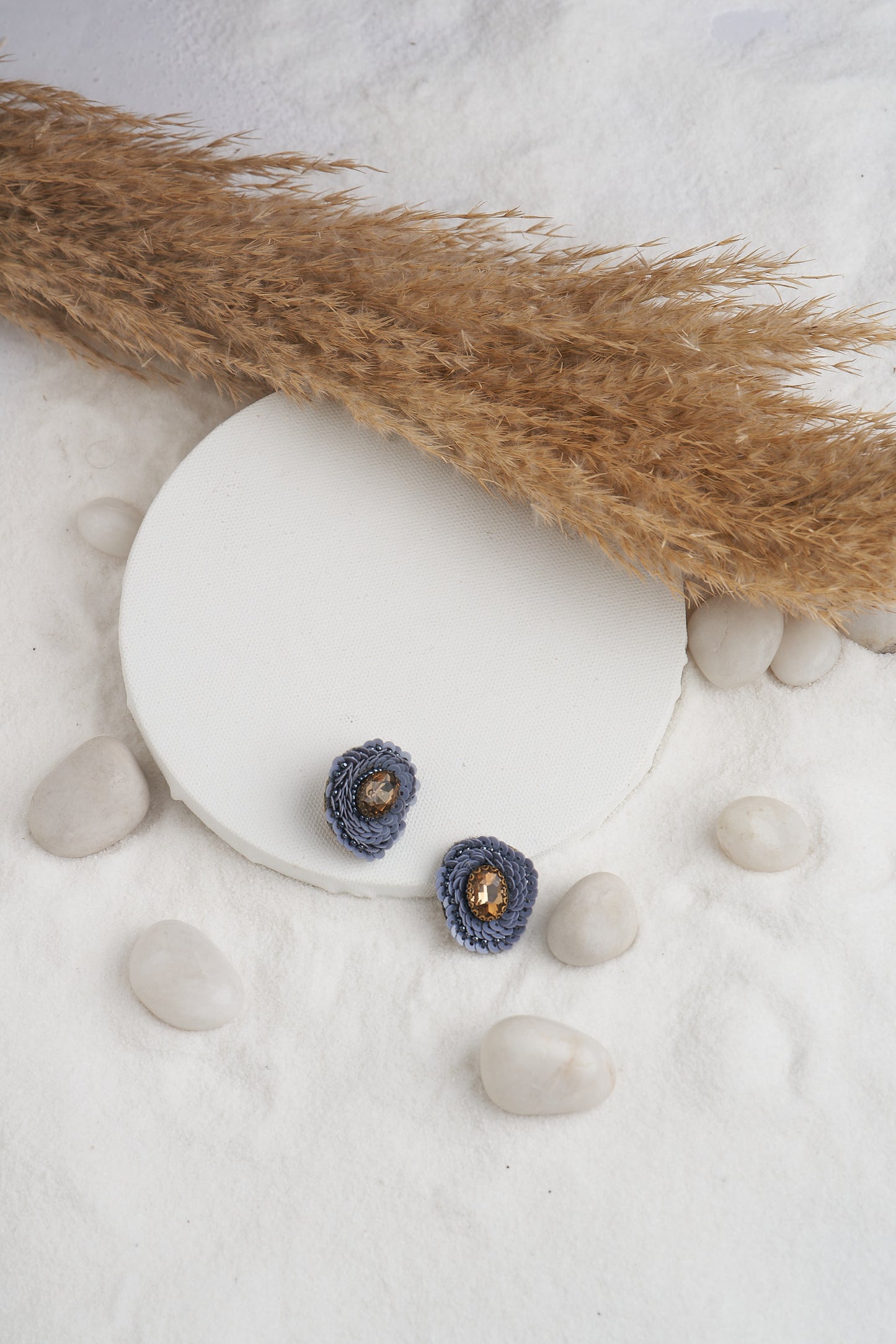 PAIR OF EARRINGS IN BLUE