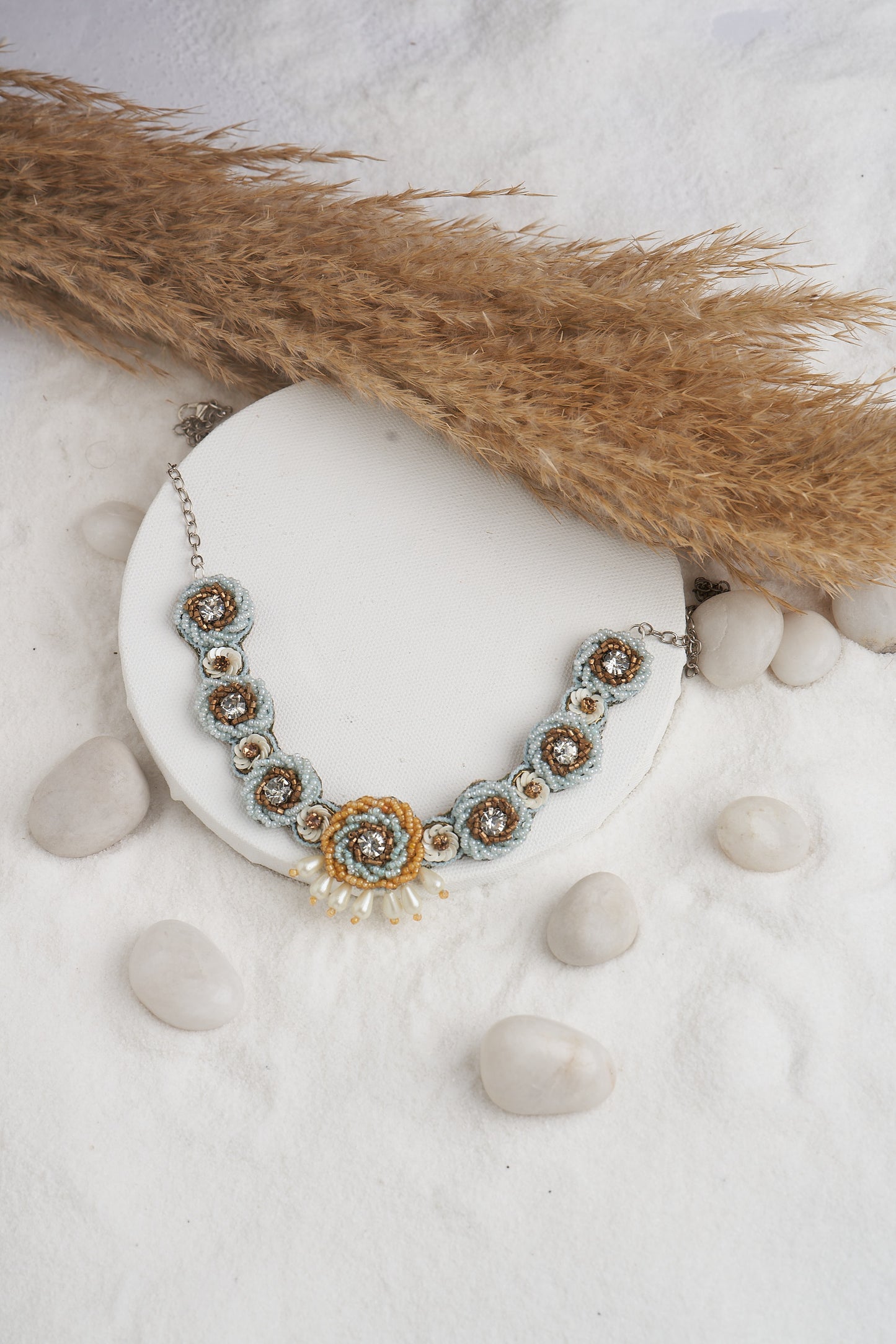 NECKLACE SET IN BEAD