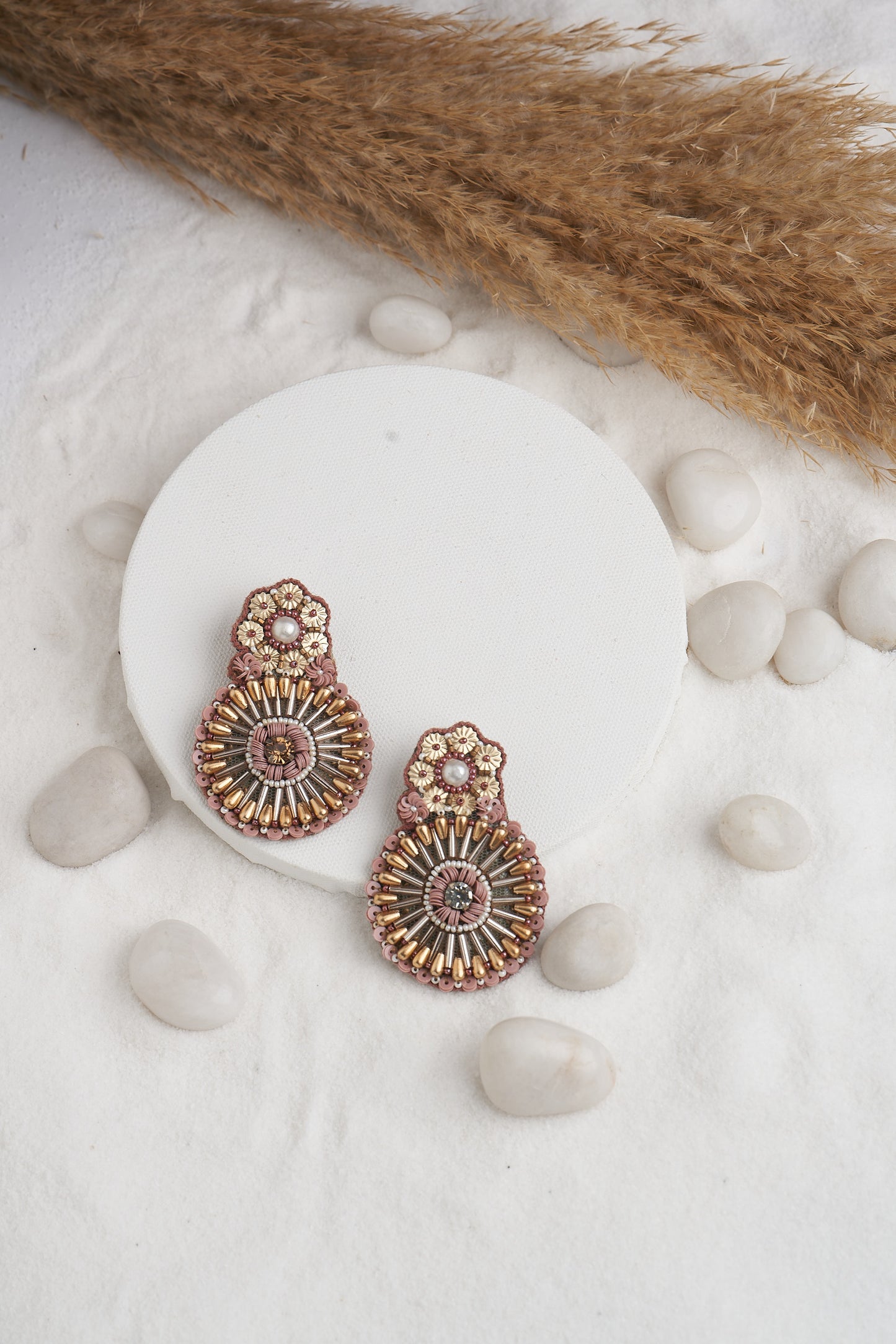 PAIR OF EARRINGS IN PINK
