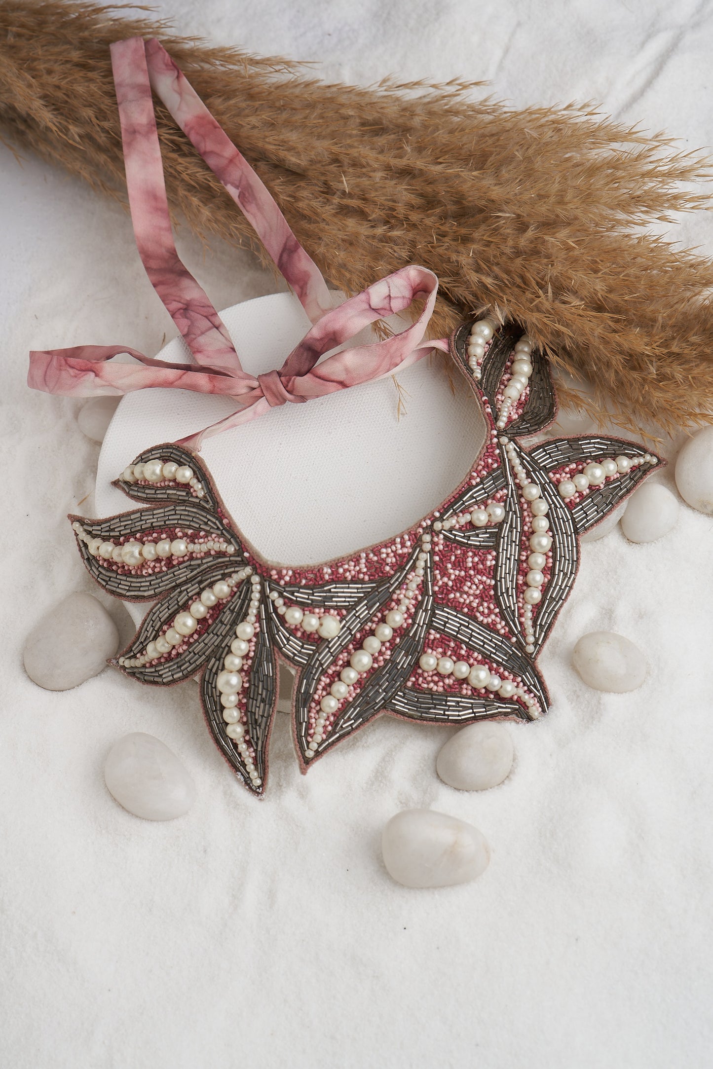 NECKLACE IN BEAD WORK
