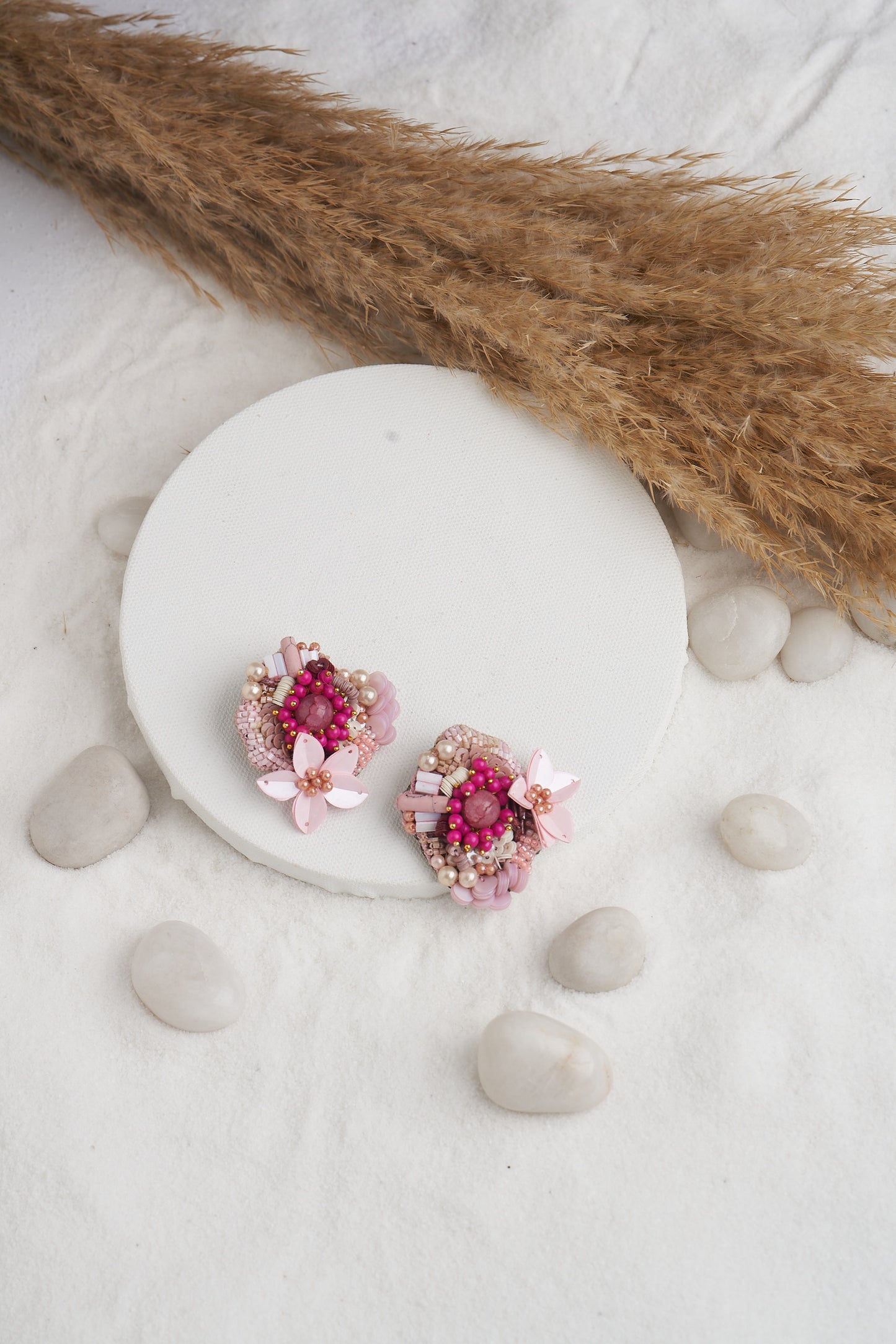 PAIR OF EARRINGS IN FUSCHIA