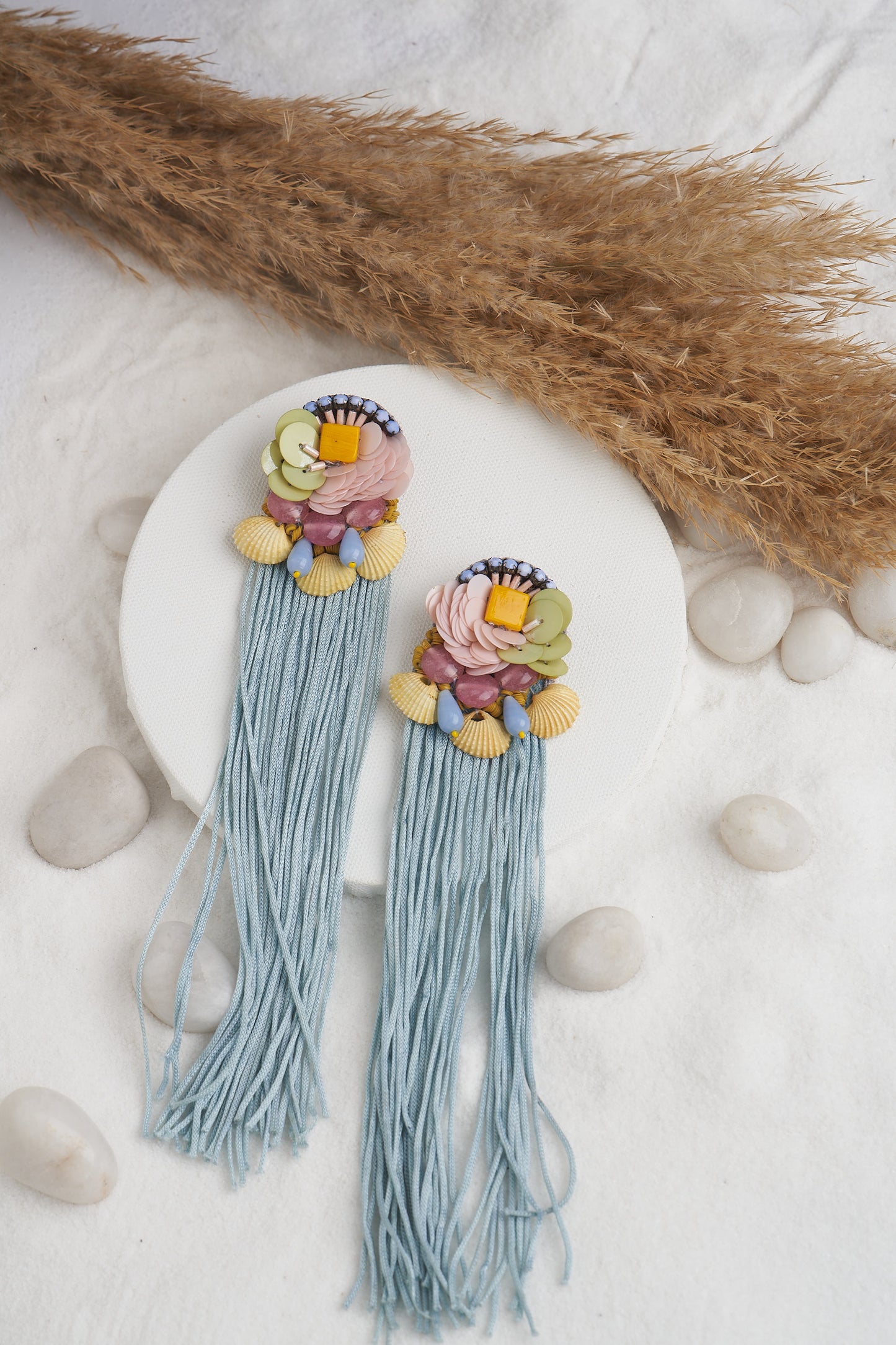 PAIR OF EARRINGS WITH FRINGERS