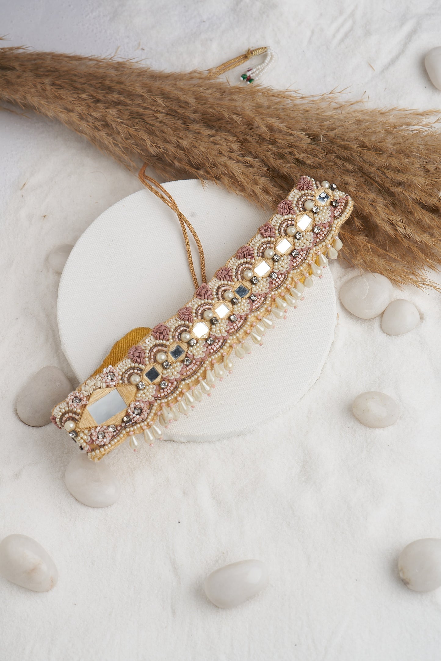 CHOKER SET IN MIRROR WORK