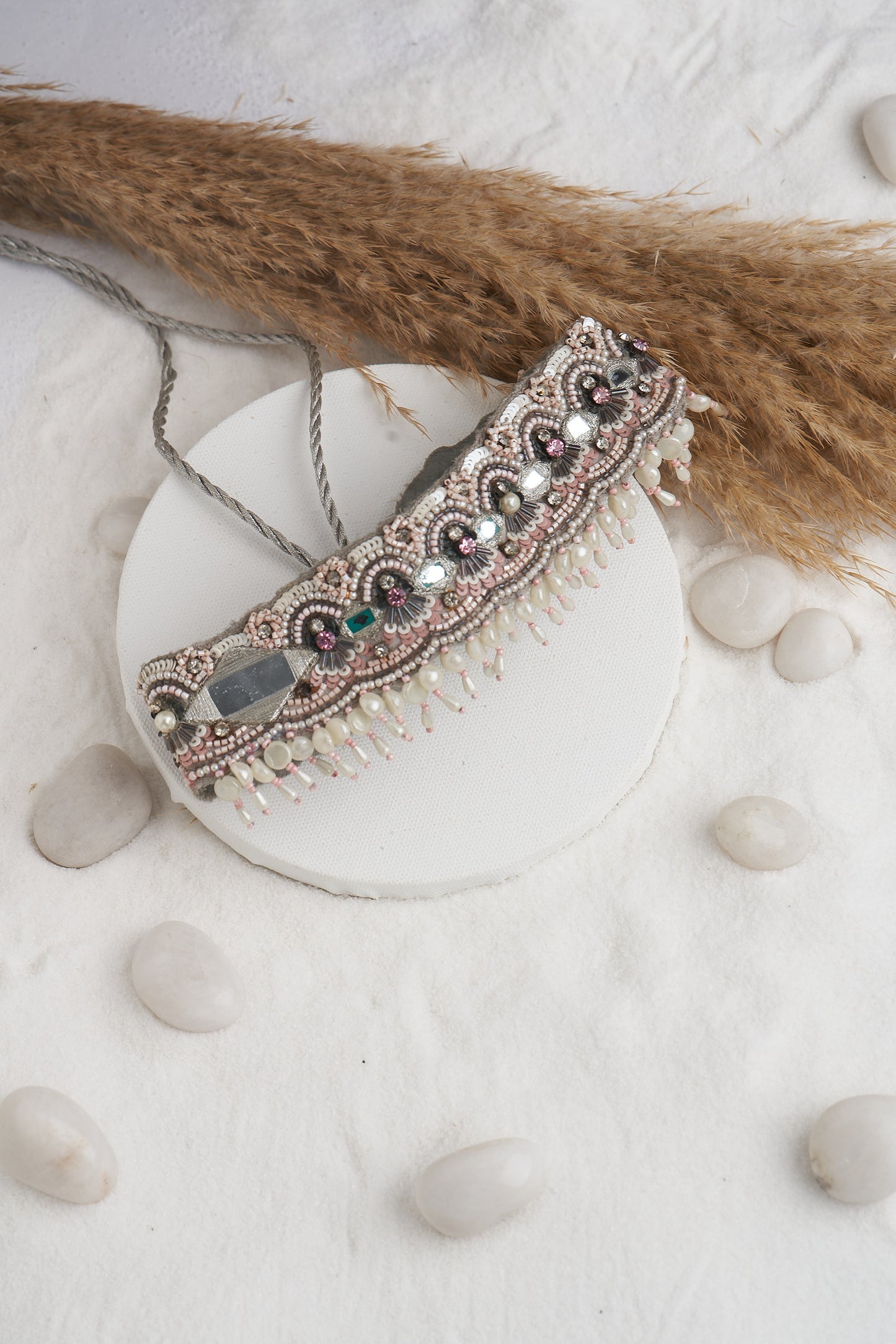 CHOKER SET IN GREY WITH WORK
