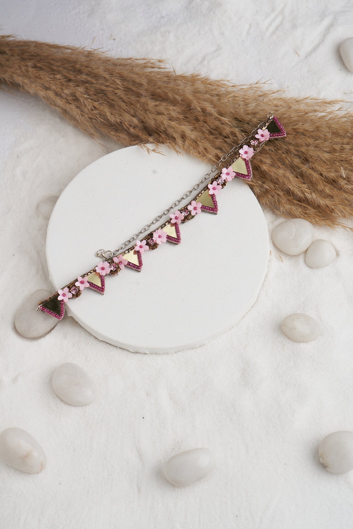 NECKLACE SET IN PINK WITH WORK