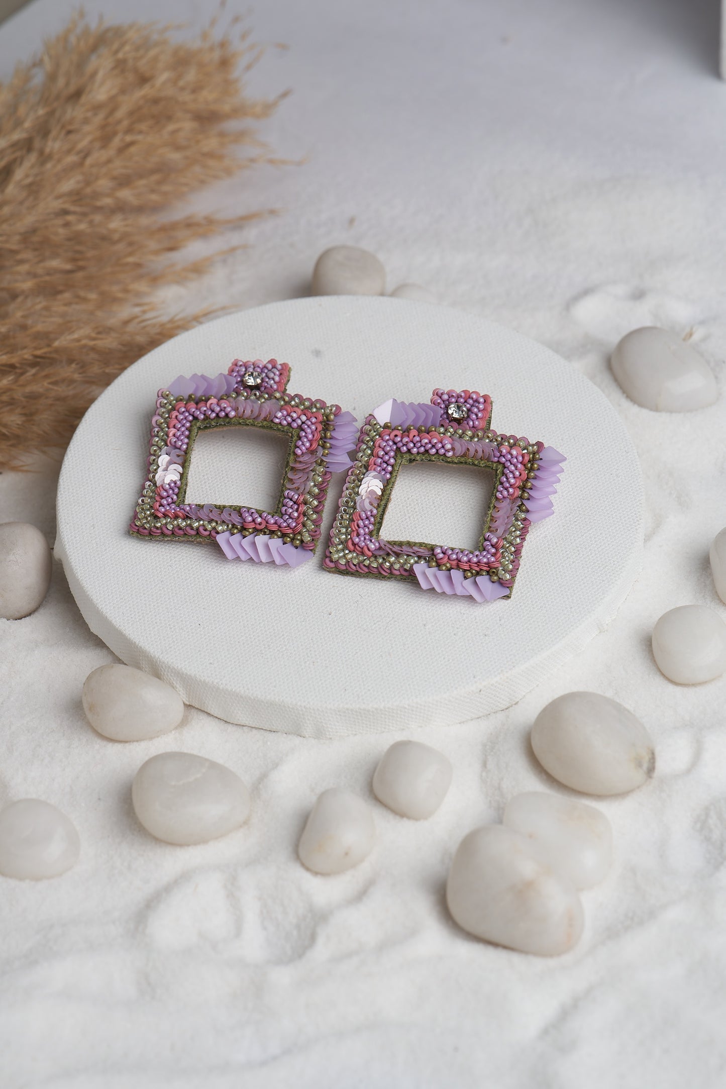PAIR OF EARRINGS IN SEQUIN