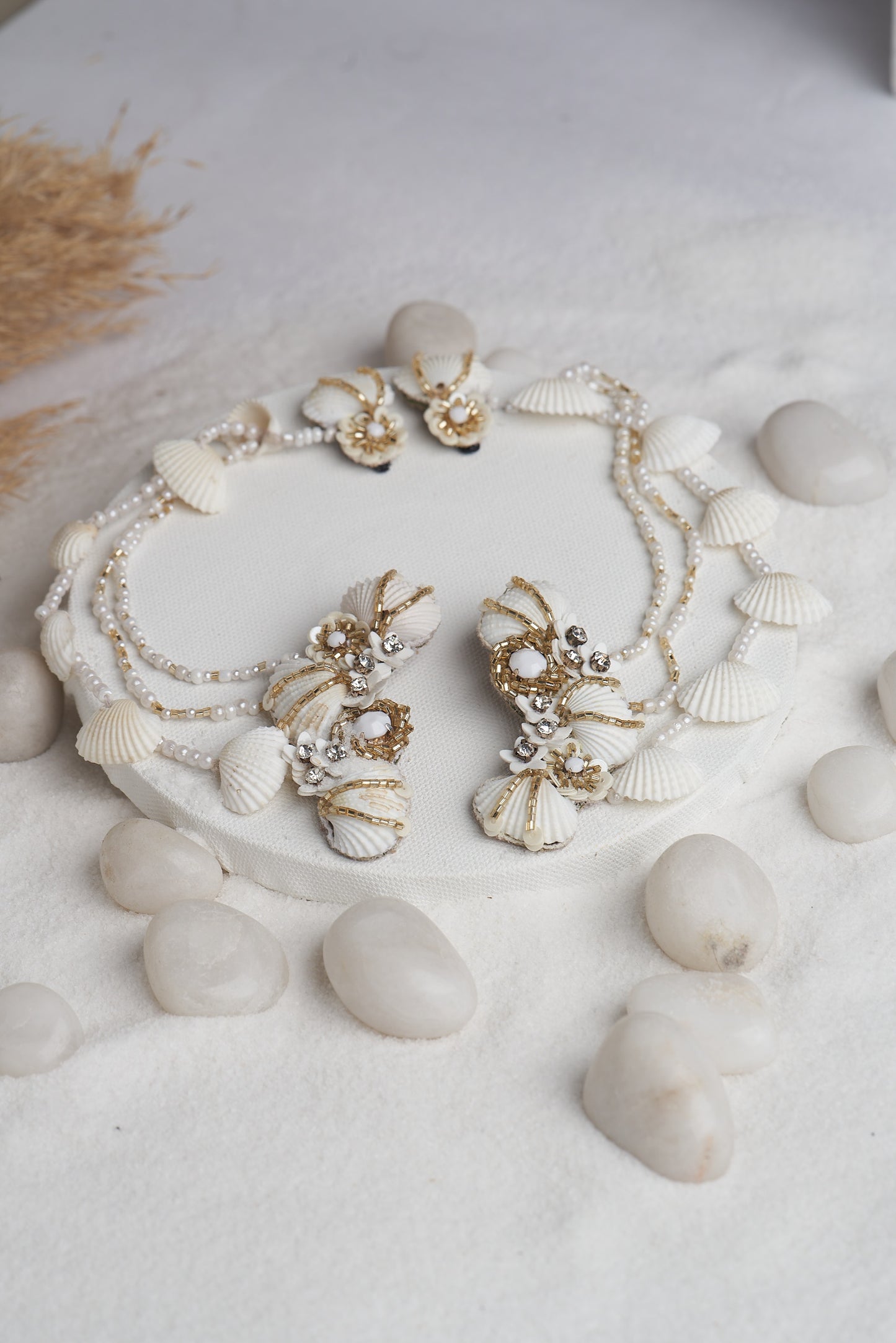 NECKLACE SET IN OFF WHITE SHELLS