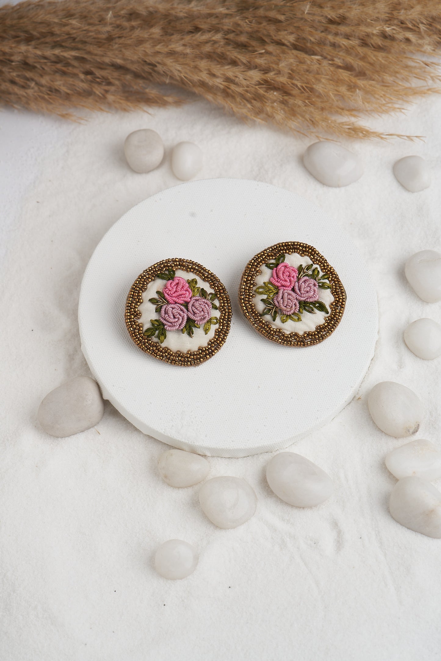 PAIR OF EARRINGS IN FLOWER