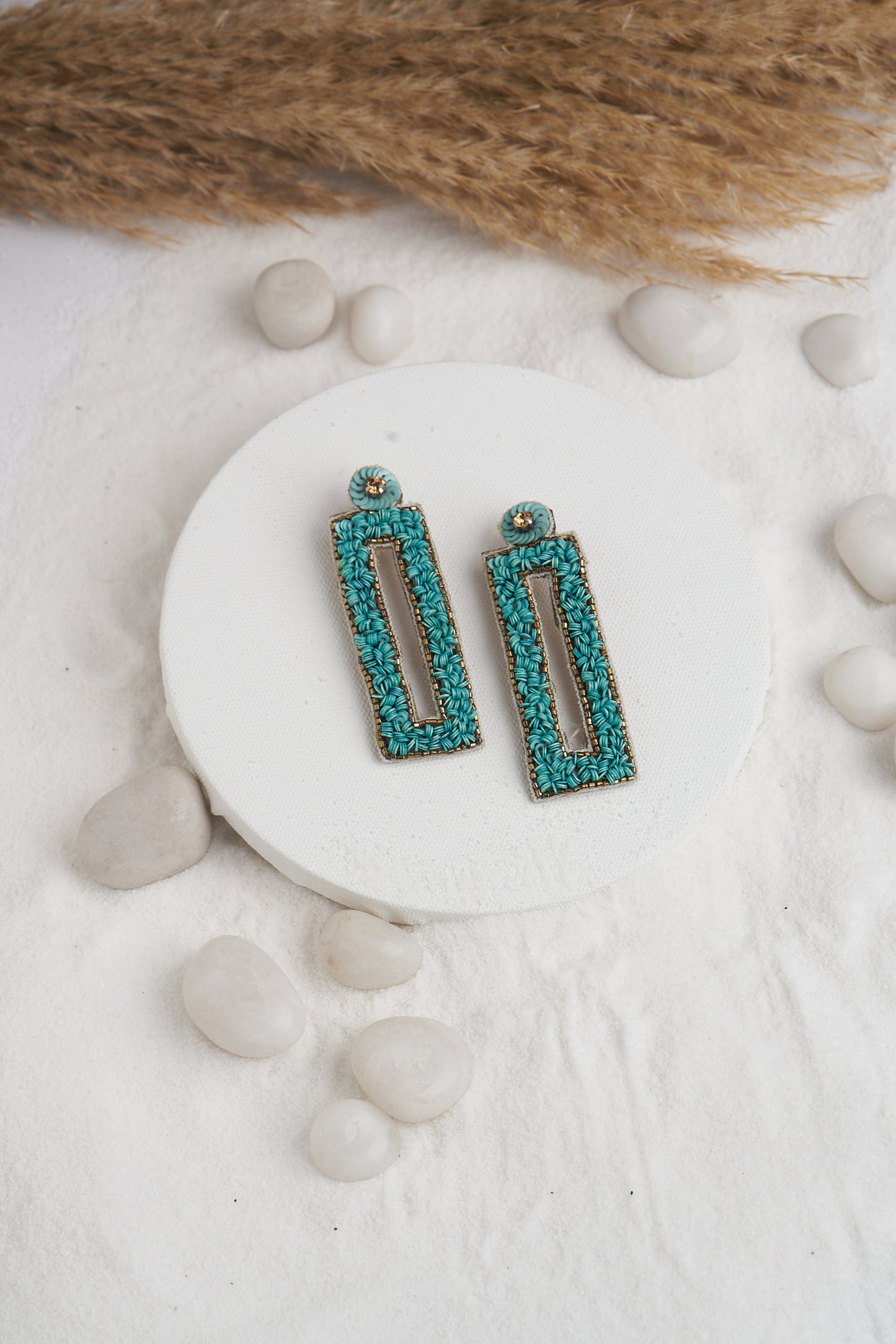 PAIR OF EARRINGS IN GREEN