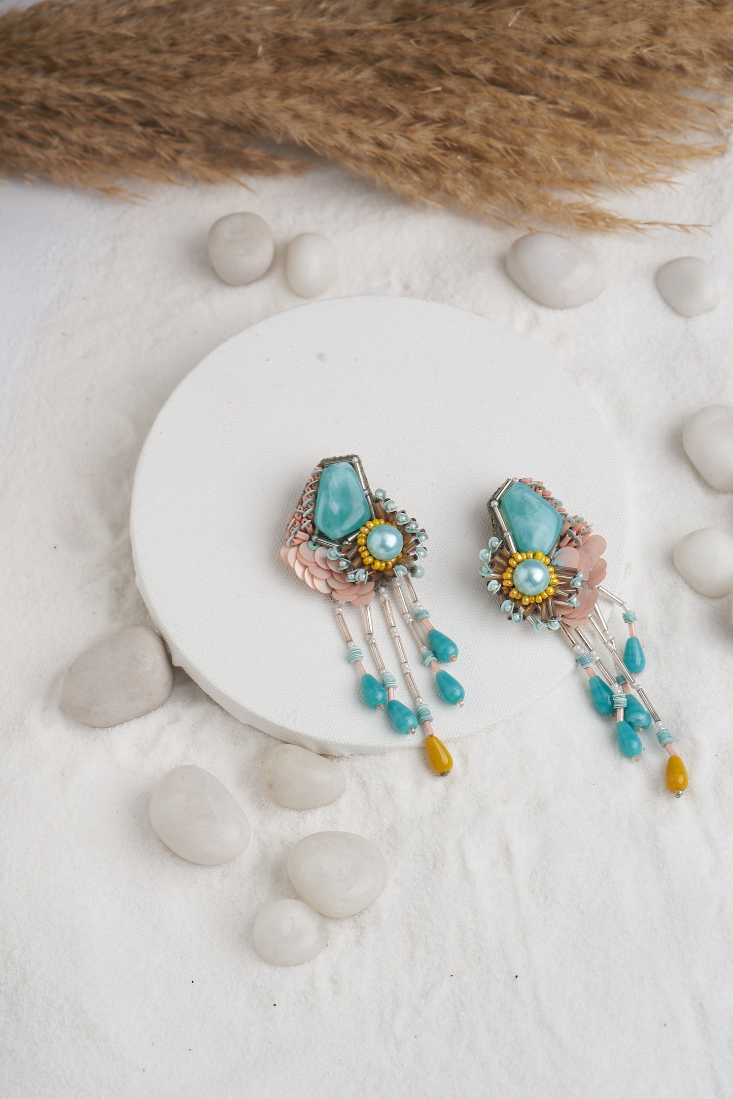 PAIR OF EARRINGS IN BLUE
