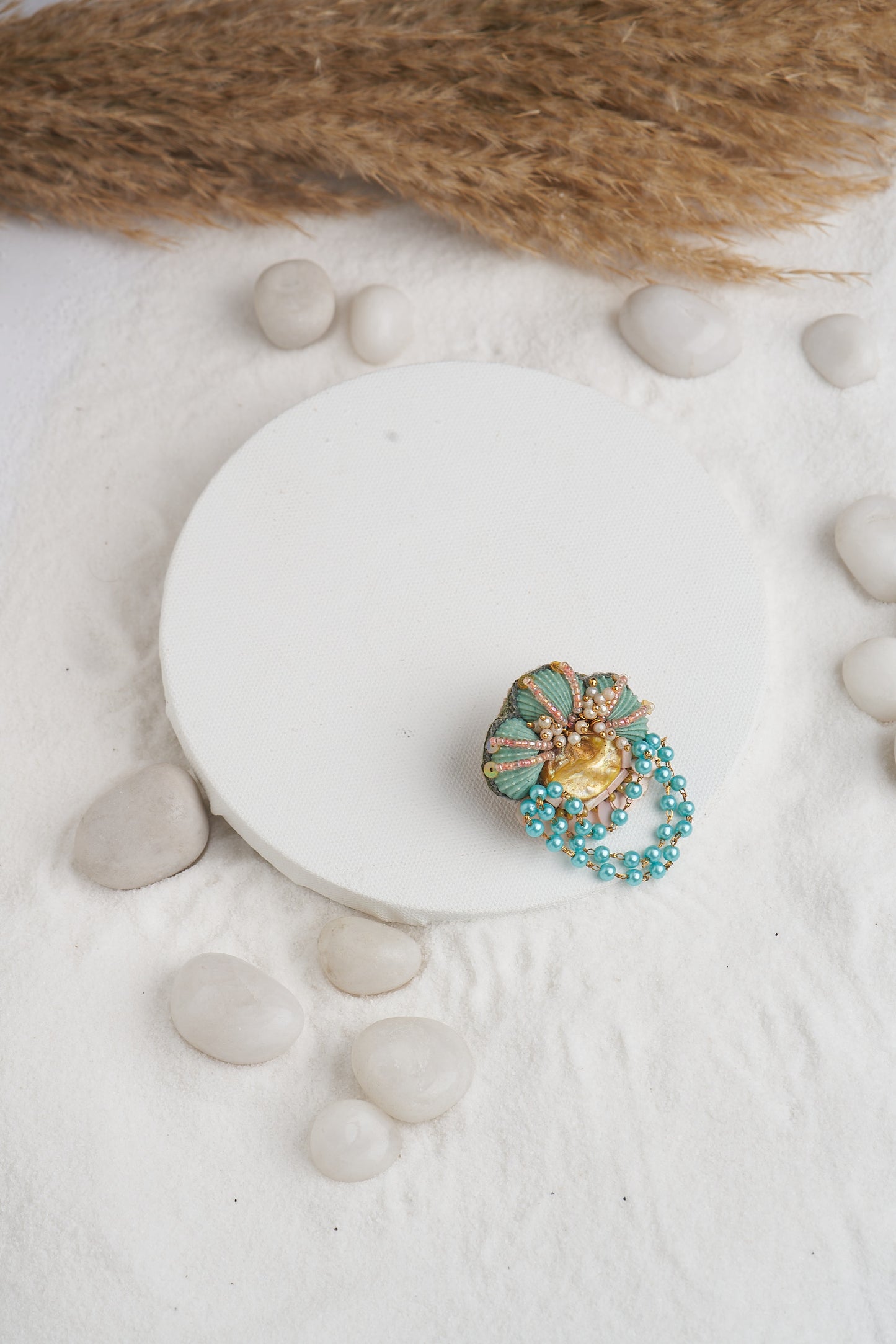 RING IN STONE AND SHELL